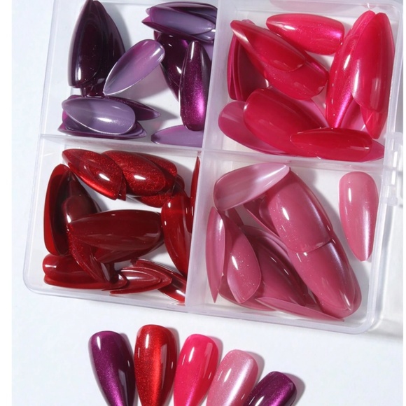 Y2K Long Almond Aesthetic Blood-Red Crystal Cat Eye Acrylic Reusable Nails - Picture 6 of 7